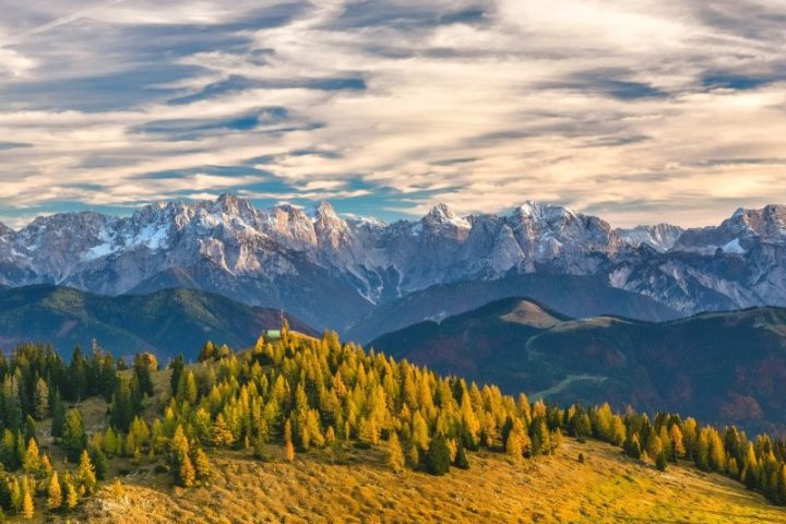 a snow covered mountain