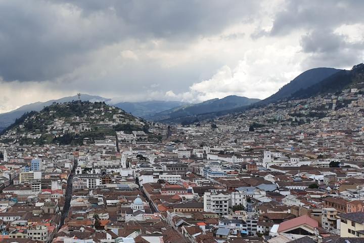 a group of people on Quito